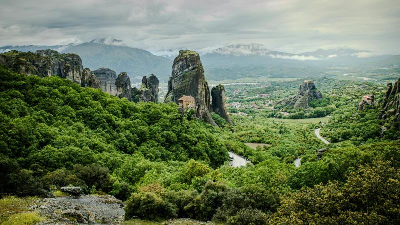 Χρειάζομαι κάποιον να με βοηθήσει με το κούρεμα και τις δουλειές του σπιτιού.